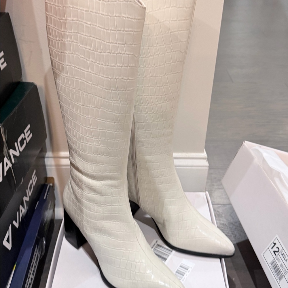 BRAND NEW WOMEN'S JOURNEE SIGNATURE LAILA KNEE HIGH HEELED BOOTS Size 12